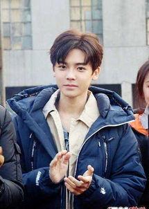 侯明昊圈内人爆料了吗,揭秘明星背后的故事