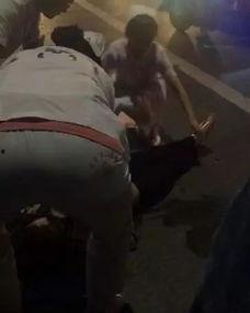 网友爆料男人打女人视频,暴力现场，男子当街殴打女子引众怒