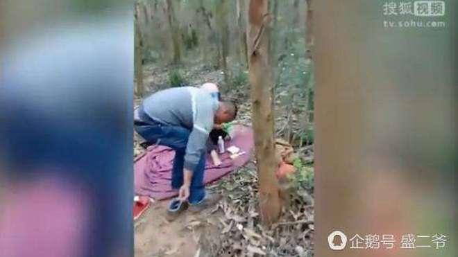 网友爆料男人打女人视频,暴力现场，男子当街殴打女子引众怒